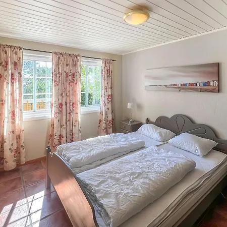 Semesterbostad Lovely In Lindesnes With Sauna